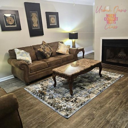 Urban Oasis Retreat In The Southwest! Villa Huntsville Bagian luar foto