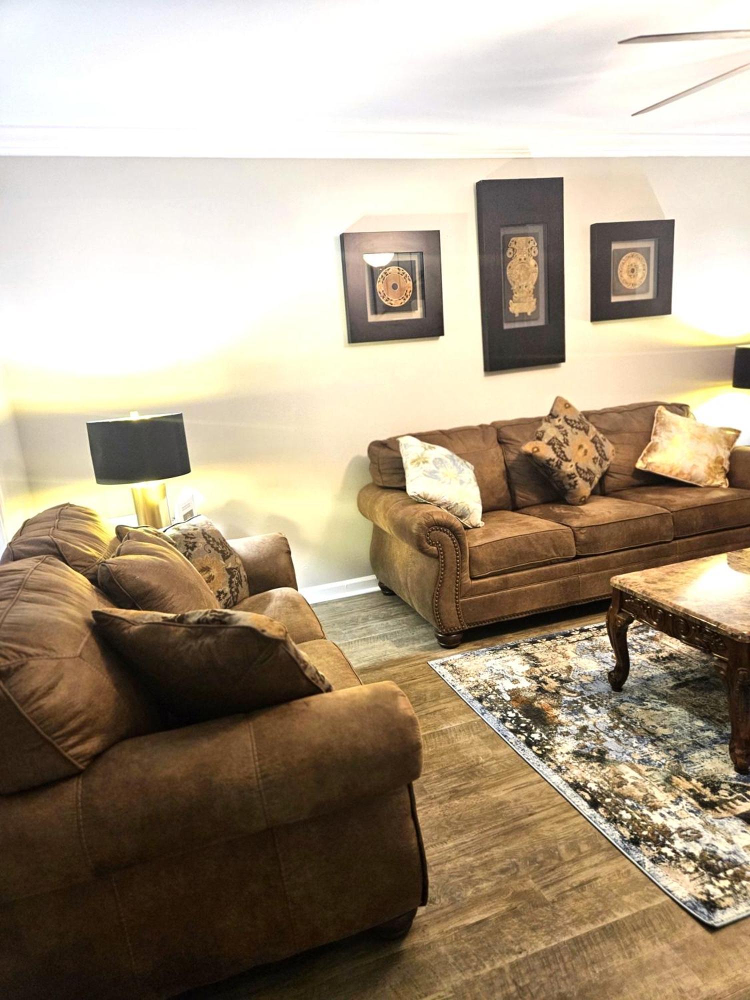 Urban Oasis Retreat In The Southwest! Villa Huntsville Bagian luar foto